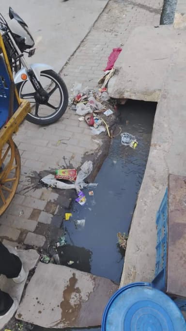purani bus stand ka video hai ya rojana gan ki rahti hai nalu jaam hai