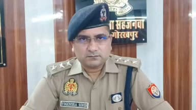 #gorakhpurpolice
#PoliceAction
➡️दिनांक 07.06.2026 को थाना सहजनवां पर थाना क्षेत्र में एक लड़की के साथ दुष्कर्म के संबंध में सूचना प्राप्त हुयी ।
➡️पूछताछ के क्रम में पीड़िता के परिजन द्वारा बताया गया कि दिनांक 05.06.2026 को पीड़िता पूर्व से परिचित एक युवक से मिलने गयी हुयी थी, वहां पर युवक के द्वारा उसके साथ दुष्कर्म किया गया ।
➡️ पीड़िता के परिजन से प्राप्त तहरीर के आधार पर थाना स्थानीय पर सुंसगत धाराओं में अभियोग पंजीकृत कर अग्रिम विधिक कार्यवाही की जा रही हैं ।
➡️जिसके संबंध में क्षेत्राधिकारी गीडा द्वारा दी गयी वीडियो बाइट-
#UPPolice #VideoByte
@dgpup @AdgGkr @adgzonegkr @diggorakhpur