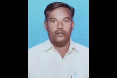 ಹುಣಸಗಿ: ದಾಖಲಾತಿ ಪ್ರಮಾಣ ಕಡಿಮೆ 1 ನೇ ತರಗತಿಗೆ ಪ್ರವೇಶ ಪಡೆದರೆ 1 ಸಾವಿರ ಬಹುಮಾನ: ಎಸ್.ಡಿ.ಎಂ.ಸಿ ಅಧ್ಯಕ್ಷನಿಂದ ದಾಖಲಾತಿ ಹೆಚ್ಚಳಕ್ಕೆ ಪ್ರಯತ್ನ