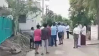ಗಂಗಾವತಿ: ಆನ್ಲೈನ್ ಗೇಮ್ ಹುಚ್ಚು ; ತಂದೆ- ತಾಯಿ, ಅಕ್ಕನಿಗೆ ಚಾಕು ಇರಿದ ಯುವಕ ; ಇಬ್ಬರ ಸಾವು ಹೊಸಾಯೋದ್ಯ ಗ್ರಾಮದಲ್ಲಿ ಘಟನೆ