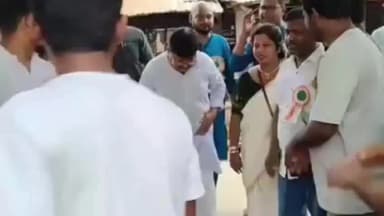 চাকদা: রক্তদান শিবিরে উপস্থিত বিধায়ক বঙ্কিম ঘোষ চাকদা শহরের ১৯ নম্বর ওয়ার্ডের তেতুলতলা মাঠে