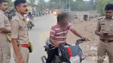 नानपारा: रिसिया पुलिस ने यातायात अभियान चलाकर की सघन वाहन चेकिंग, आधा दर्जन वाहनों के चालान काटने के दिए निर्देश