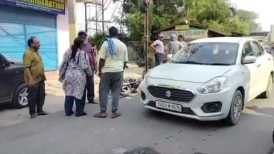 ବରଗଡ: ଖଜୁରଟିକ୍ରା ସ୍କୁଲ ସମ୍ମୁଖରେ ସଡ଼କ ଦୁର୍ଘଟଣା ଯୋଗୁଁ ଜଣେ ଗୁରୁତର,ଦେବଦୂତ ସାଜି ଜିଲ୍ଲା ମୁଖ୍ୟ ଚିକିତ୍ସାଳୟକୁ ପହଞ୍ଚାଇଲା ସଂକଳ୍ପ ପରିବାର