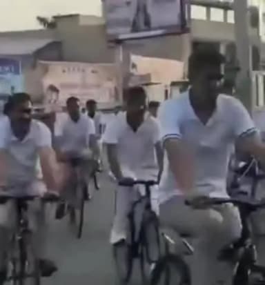 डूंगरपुर: फिट इंडिया मिशन के तहत डूंगरपुर पुलिस ने विशेष योगा सेशन और संडे ऑन साइकिल अभियान का आयोजन किया