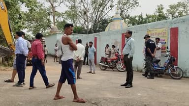 ବୀରମହାରାଜପୁର: ଉଲୁଣ୍ଡା ତହସିଲ ପଛପଟେ ପ୍ରଶାସନ ପକ୍ଷରୁ ଜବର ଦଖଲ ଉଚ୍ଛେଦ , ପରିବାର ହେଲେ ବେସାହାରା