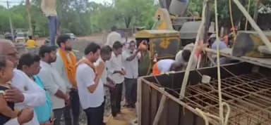 ಗುಳೇದಗುಡ್ಡ: ಪಟ್ಟಣದಲ್ಲಿ ಗ್ರಾಮ ದೇವತೆ ಶ್ರೀ ಮೂಕೇಶ್ವರಿ ದೇವಸ್ಥಾನದ ರಾಜಗೋಪುರ ನಿರ್ಮಾಣಕ್ಕೆ ಭೂಮಿ ಪೂಜೆ