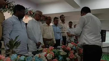 शारदीय (खरीफ) महाअभियान-2026 🌾
कृषि विकास एवं किसान समृद्धि के संकल्प के साथ आयोजित जिला स्तरीय शारदीय (खरीफ) कार्यशाला, खगड़िया में आपका हार्दिक स्वागत एवं अभिनंदन।
आइए, आधुनिक कृषि तकनीकों, उन्नत बीजों, वैज्ञानिक खेती एवं सरकारी योजनाओं की जानकारी प्राप्त कर खरीफ फसलों की बेहतर उत्पादकता की दिशा में कदम बढ़ाएं।
📍 खेल भवन, खगड़िया
📅 08 जून 2026
⏰ पूर्वाह्न 10:00 बजे
समृद्ध किसान • विकसित कृषि • आत्मनिर्भर बिहार
#Khagaria #KrishiVibhag #KharifMahabhiyan2026 #ATMAKhagaria #BiharAgriculture