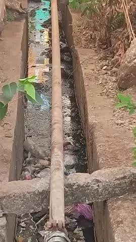 yah mere mohalle ke dasha hai jo ki jo ki galat hai
