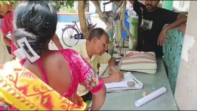 নবদ্বীপ: অসামাজিক কাজকর্মের প্রতিবাদ করায় মহিলাকে মারধর ও শ্লীলতাহানীর অভিযোগে চন্দ্র কলোনী থেকে গ্রেপ্তার যুবক,পেশ হল আদালতে