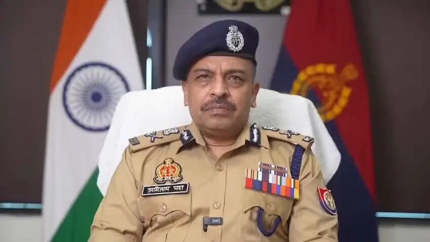 दिनांक 07.06.2026 को जनपद अयोध्या में उत्तर प्रदेश एसटीएफ की प्रयागराज इकाई द्वारा की गई कार्रवाई के दौरान शार्प शूटर, कॉन्ट्रैक्ट किलर एवं ₹01 लाख का इनामी कुख्यात अपराधी भानू प्रताप सिंह उर्फ बबलू सिंह निवासी थाना बेलघाट, जनपद गोरखपुर पुलिस मुठभेड़ में घायल हो गया। घायल अवस्था में उसे तत्काल मेडिकल कॉलेज, अयोध्या ले जाया गया, जहां उपचार के दौरान चिकित्सकों द्वारा उसे मृत घोषित कर दिया गया।
अभियुक्त के विरुद्ध हत्या, लूट, डकैती सहित अन्य गंभीर अपराधों के 41 अभियोग पंजीकृत थे। घटनास्थल से 01 कार्बाइन, 01 पिस्टल तथा भारी मात्रा में कारतूस एवं खोखे बरामद किए गए। उक्त संबंध में अपर पुलिस महानिदेशक, कानून एवं व्यवस्था, उ0प्र0, श्री अमिताभ यश की बाइट।
#UPPolice
#UPSTF
#ZeroToleranceAgainstCrime