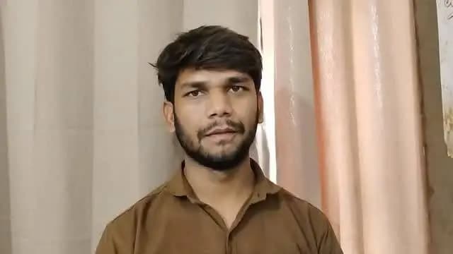 डिंडौरी के वार्ड क्रमांक 11 निवासी श्री कामता गौतम ने बताया कि प्रधानमंत्री गरीब कल्याण अन्न योजना से उनके परिवार को नियमित रूप से निःशुल्क राशन मिल रहा है। इससे परिवार की खाद्य सुरक्षा सुनिश्चित हुई है और आर्थिक बोझ भी कम हुआ है। उन्होंने इस जनकल्याणकारी योजना के लिए प्रधानमंत्री जी एवं मुख्यमंत्री डॉ. मोहन यादव जी का आभार व्यक्त किया।
#JansamparkMP #डिंडौरी
#12YearsOfGaribKalyan #PMGKAY #GaribKalyan ViksitBharat