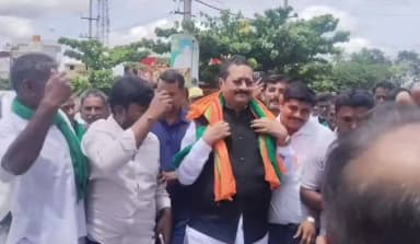 ರಾಮನಗರ: ಬೈರಮಂಗಲ ಸರ್ಕಲ್ ನಲ್ಲಿ ರೈತರು ನಡೆಸುತ್ತಿರುವ ಪ್ರತಿಭಟನೆಗೆ ಶಾಸಕ ಬಸವನಗೌಡ ಪಾಟೀಲ್ ಯತ್ನಾಳ್ ಸಾಥ್