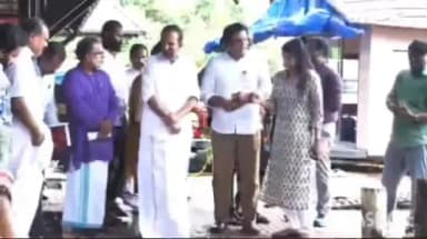 കൊല്ലം: കൊല്ലം ബോട്ട് ജെട്ടിക്ക് സമീപം അഷ്ടമുടിക്കായലിൽ മന്ത്രി സന്ദർശനം നടത്തി