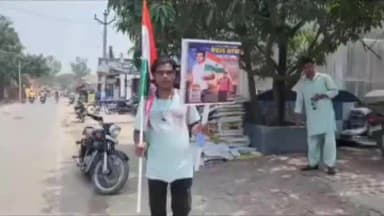 नौतन: सोनू सूद से मिलने 1670 किमी पैदल निकला फैन, बेतिया से मुंबई तक का अनोखा सफर
नौतन
