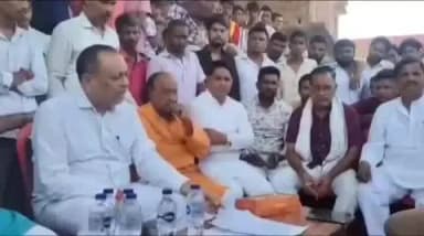 मेहदावल: बरगदवा में दलित युवक की पिटाई मामले में पूर्व विधायक का बयान वायरल, राजनीतिक माहौल गरमाया