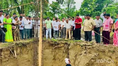 ধেমাজি: চিমেন চাপৰিত প্ৰায় ৫ কোটি টকা ব্যয় সাপেক্ষে ৩০খন বিচনাযুক্ত চিমেন চাপৰি চিকিৎসালয় নিৰ্মাণৰ কাম আধাৰশিলা স্থাপন