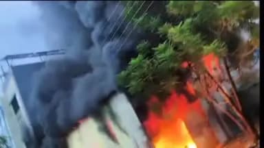 नांदेड: तरोडा नाका परिसरात अक्षरा शाळेच्या गोदामाला लागली आग सुदैवाने यात कुठलीही जीवित हानी नाही