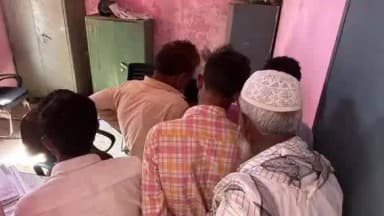 सीहोर: बिलकिसगंज खाद वितरण केंद्र पर खाद के लिए किसान परेशान, सुबह से ही लग रही कतार