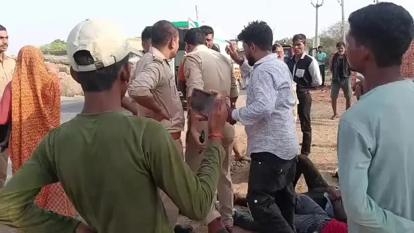 दुबई में झांसी जिले गैलोथा तहसील झांसी जिला दूरी लाइव पुलिस वाले कोई सुनाई नहीं कर रहा है असल पकड़ के ले आओ सबकोघायल झां
