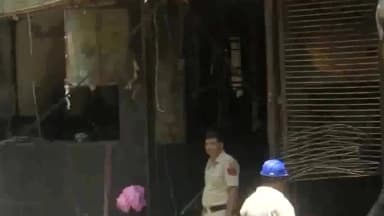 मालवीय नगर अग्निकांड में हुआ बड़ा खुलासा, बेसमेंट में सो रहे 6 लोगों की नींद में ही हुई मौत