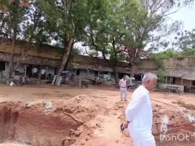 నాగర్ కర్నూల్: నాగర్ కర్నూల్ ప్రభుత్వ జూనియర్ కళాశాల భవన నిర్మాణ పనులను పరిశీలించిన ఎమ్మెల్సీ కూచకుళ్ళ దామోదర్ రెడ్డి