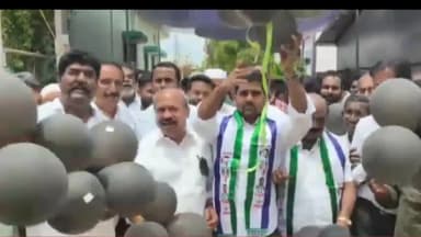 పలమనేరు: వెన్నుపోటు రాజకీయాలకు రెండేళ్లు పలమనేరు మాజీ ఎమ్మెల్యే వెంకటే గౌడ ఆధ్వర్యంలో రౌండ్ టేబుల్ సమావేశం