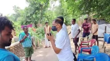 ଯାଜପୁର: ମାଳଆନନ୍ଦପୁର ପଞ୍ଚାୟତର ଶିକ୍ଷାବିତ୍ ଶ୍ରୀନିବାସ ମଲ୍ଲିକଙ୍କ ଦେହାନ୍ତ, ପରିବାରକୁ ଭେଟି ସମବେଦନା ଜଣାଇଲେ ପୂର୍ବତନ ଅଧ୍ୟକ୍ଷ ଭବପ୍ରସାଦ ଦାସ