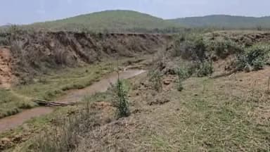 ग्राम पंचायत इचौली में बने बांध को संरक्षित करने की ग्रामीणों ने की मांग।