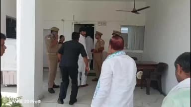 संभल: बहजोई में एसपी और डीएम से मिले संभल के सदर विधायक इकबाल महमूद, अवैध मस्जिद कसैरआ गांव में बुलडोजर कार्रवाई को लेकर