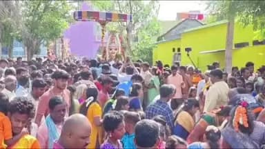 குடியாத்தம்: ஏர் தாங்கள் கிராமத்தில் திருவிழாவின் போது இரு தரப்பினரிடையே மோதல் குடியாத்தம் பேரணாம்பட்டு சாலையில் உறவினர்கள் சாலை மறியல்
