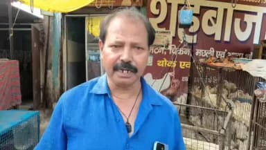 कोडरमा: तिलैया थाना के पास मटन शॉप से मुर्गों की चोरी, CCTV में कैद हुई वारदात
