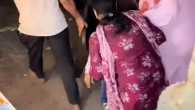 मथुरा: वृंदावन के बांके बिहारी मंदिर के समीप झजजा गिरने से 9 श्रद्धालु घायल, 4 की हालत गंभीर, बचाव राहत कार्य जारी