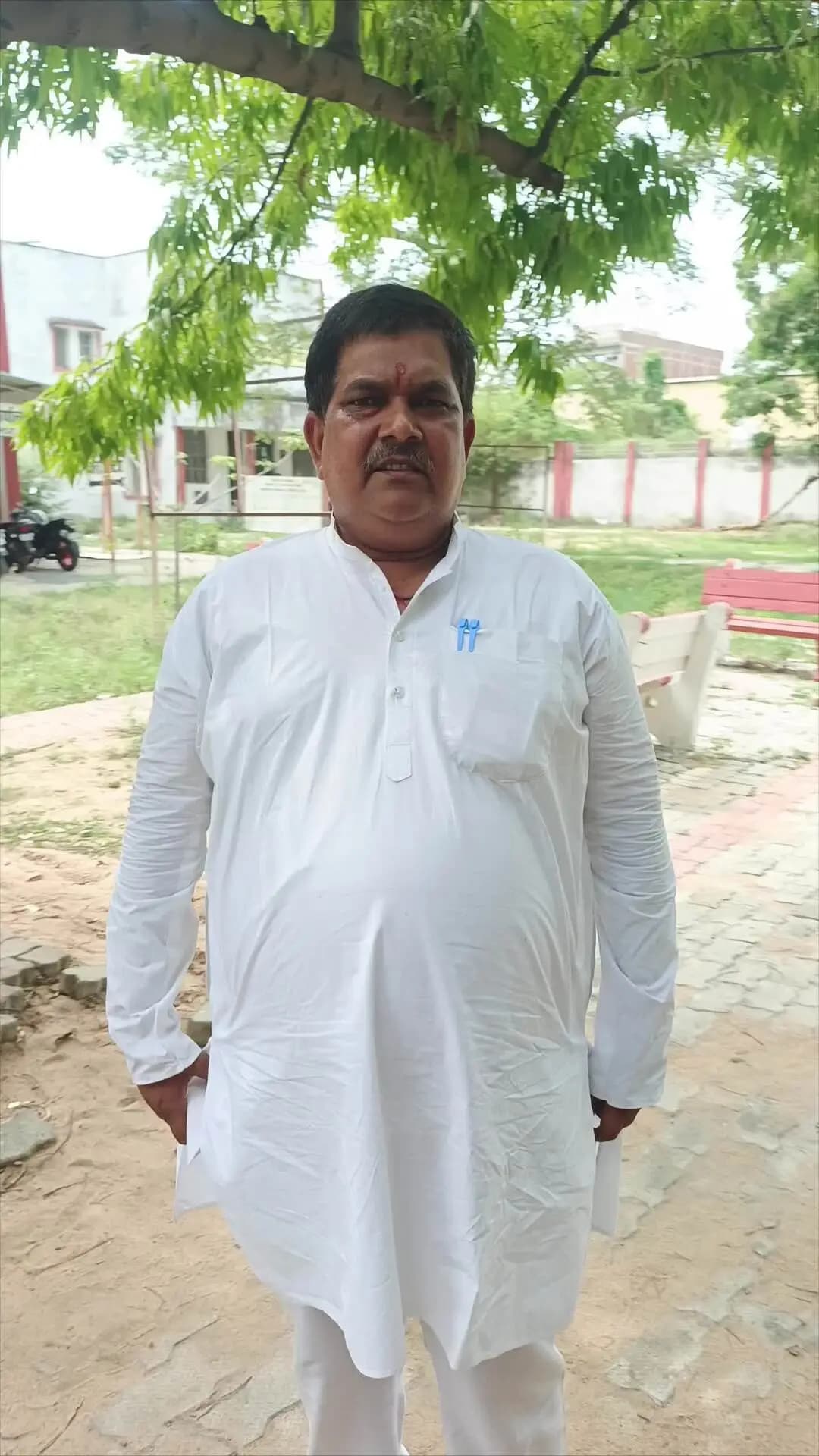 दो दिन का जिंदगी मुस्कुराते रहिए।