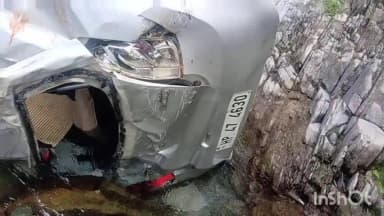 सलूनी: सलूणी में लंगेरा के पास दर्दनाक हादसे में अनियंत्रित होकर नाले में गिरी कार, 2 हुए घायल, एक की हालत गंभीर