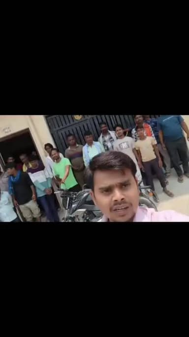ग्राम बिशनपुर खैरानिया जनपद बलरामपुर तुलसीपुर हमारे गांव की यह समस्या है लाइट यहां नहीं आती है
कृपया हमारी मदद करें हमा