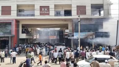 అనకాపల్లి: అడ్డురోడ్డులో భారీ అగ్నిప్రమాదం