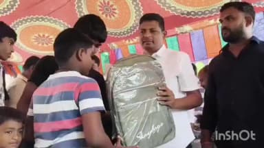 హనుమకొండ: ప్రభుత్వ పాఠశాలలో చదువుకుంటున్న విద్యార్థులకు స్కూల్ బ్యాగులు పంపిణీ చేసిన బిఆర్ఎస్ నేత రంజిత్ రెడ్డి