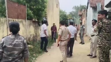 गोबिंदपुर राजनगर: सोनारडीह में चला अतिक्रमण हटाओ अभियान, SDO के आदेश पर टूटी चारदीवारी और छज्जा