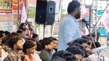 കോട്ടയം: CBSE പരീക്ഷാ ക്രമക്കേട്, കേന്ദ്ര മന്ത്രി രാജിവെക്കണമെന്ന് ആവശ്യപ്പെട്ട് SFI ഹെഡ് പോസ്റ്റ് ഓഫീസിന് മുൻപിൽ ധർണ നടത്തി