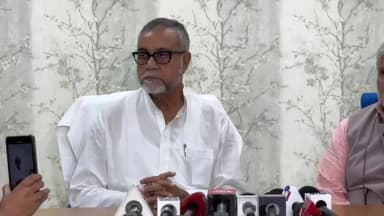 কলকাতা: “শিল্পও হল না, কৃষিও হল না, তাহলে করলেনটা কী?” —কলকাতায় মমতাকে নিশানা তাপসের