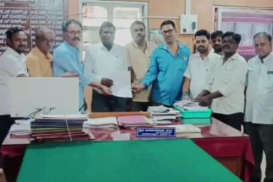 ಹುಣಸಗಿ: ಪತ್ರಕರ್ತನ ವಿರುದ್ಧದ ದಾಖಲಾದ ಪ್ರಕರಣ ರದ್ದುಪಡಿಸಲು ಕಾನಿಪ ಒತ್ತಾಯ : ತಹಸೀಲ್ದಾರ್ ಅವರಿಗೆ ಮನವಿ ಸಲ್ಲಿಕೆ