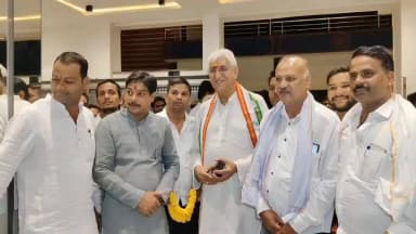 चांपा: चांपा नगर पहुंचे पूर्व डिप्टी सीएम टीएस सिंहदेव, विधायक और कांग्रेस कार्यकर्ताओं के साथ की चर्चा