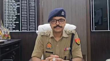 अवगत कराना है कि आज दिनांक 10.06.2026 को डायल-112 के माध्यम से सूचना प्राप्त हुई कि थाना सिकन्द्राबाद क्षेत्र स्थित एक होटल में एक युवक एवं एक युवती द्वारा विषाक्त पदार्थ का सेवन कर लिया गया है। सूचना प्राप्त होते ही स्थानीय पुलिस तत्काल मौके पर पहुँची। मौके पर पहुँचने पर युवती मृत अवस्था में पाई गई, जबकि युवक जीवित अवस्था में मिला, जिसे तत्काल उपचार हेतु अस्पताल में भर्ती कराया गया। प्रारम्भिक जाँच में दोनों व्यक्तियों की पहचान जनपद गौतमबुद्ध नगर के थाना जारचा क्षेत्र के निवासियों के रूप में हुई है। जाँच के दौरान दोनों के मध्य प्रेम-प्रसंग होने के तथ्य प्रकाश में आए हैं। पुलिस द्वारा मृतका के शव का पंचायतनामा भरकर पोस्टमार्टम हेतु भेज दिया गया है। युवक का उपचार अस्पताल में चल रहा है।प्रकरण में अन्य आवश्यक साक्ष्यों का संकलन करते हुए पुलिस द्वारा अग्रिम वैधानिक कार्यवाही की जा रही है।
उक्त प्रकरण के सम्बन्ध में #CO सिकन्द्राबाद श्री भास्कर कुमार मिश्रा की बाइट।
#UPPolice