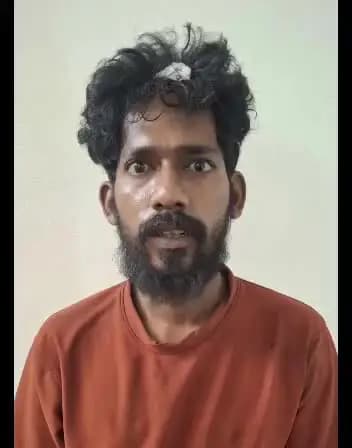 திருவள்ளூர்: ஆவடியில் மாடு திருடிய கும்பல் சினை பசுவை ஆட்டோவில் கடத்திய போது கையும் களவுமாக பிடித்து காவல் நிலையத்தில் கொடுத்த பொதுமக்கள்.