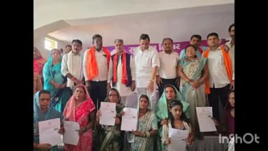 देवकर: परपोड़ी में जन समस्या निवारण शिविर में विधायक ईश्वर साहू ने सुनीं ग्रामीणों की समस्याएं