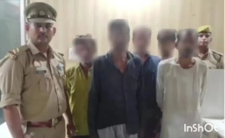 आगरा: पथौली पुल के पास ताश के पत्तों से हार जीत की बाजी लगाकर जुआ खेल रहे 5 जुआरी गिरफ्तार