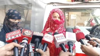 कानपुर: गोविंद नगर की रहने वाली एक महिला ने बेटी से छेड़छाड़ का आरोप लगाते हुए पुलिस कमिश्नर कार्यालय में की शिकायत