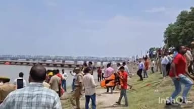 कैसरगंज: घाघरा घाट ग्राम तप्पेसिपाह पर बाढ़ बचाव का मॉकड्रिल, प्रशासन ने लोगों को जागरूक करने के लिए किया अभ्यास