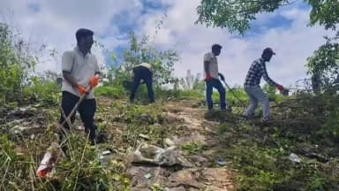 ಸೋಮವಾರಪೇಟೆ: ಕೊಡ್ಲಿಪೇಟೆ ವ್ಯಾಪ್ತಿಯಲ್ಲಿ ಮಂತರ್ ಗೌಡ ಯುವ ಬ್ರಿಗೆಡ್ ವತಿಯಿಂದ ಸ್ವಚ್ಛತ ಕಾರ್ಯ