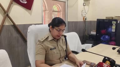 ରାଉରକେଲା ମ୍ୟୁନିସିପାଲଟି: DPO ରେ ଏସ ପି ଙ୍କ ସାମ୍ୱାଦିକ ସମ୍ମିଳନୀ ହେମଗିରି ଥାନା ଅଞ୍ଚଳ ର ଡକାୟତି କୁ ନେଇ ଏସ ପି ଙ୍କ ପ୍ରତିକ୍ରିୟା
